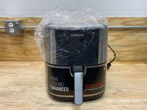 lot 97 image: CHEFMAN 8qt Digital Air Fryer - Silver