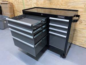 lot 103 image: PERFORMAX 8 Drawer Rolling Tool Cabinet