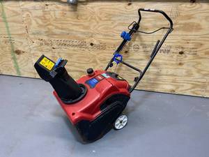 lot 117 image: TORO Power Clear 21 Snow Blower