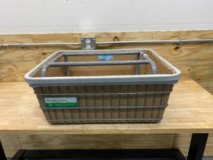 lot 119 image: R&B WIRE PRODUCTS INC Laundry Cart