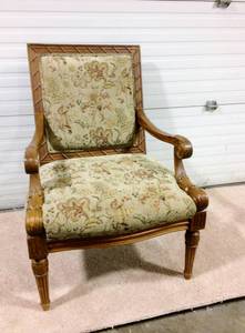 IMPRESSIVE &amp REGAL EXTRA LARGE SIZE KINGS THRONE STYLE CARVED WOOD &amp BROWNBEIGE TAPESTRY FABRIC SEAT &amp BACK VINTAGE CHAIR APPROX 40x30x23 - GREAT CONDITION - MINOR WEAR TO WOOD BUT FABRIC IS FANTASTIC