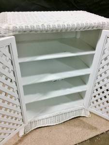 Beautiful Vintage 2 Door White Wicker &amp Lattice Front Boho Chic Standing Cabinet With 4 Shelves - Great Condition With Very Little Age Related Wear Shown In Pictures