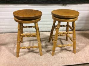Awesome Pair Vintage Amish Style Traditional Turned Wood Legs Swivel Top Seat Counter Stools -&nbsp Great Condition