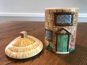Vintage Sylvac Crown Windsor Staffordshire Croft Cottageware Cookie Jar - Good Condition - No Chips - Crazing Is Present