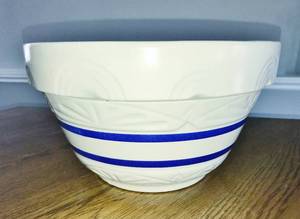 FANTASTIC Extra Large Robinson Ransbottom Roseville Ohio 14 Inch Blue Band 8 Quart Mixing Bowl #305 - Great Condition - No Chips Or Cracks