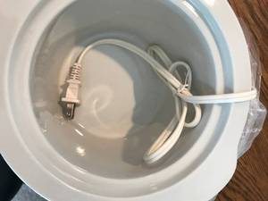 Rival Crock Pot Slow Cooker 1.5 Qt Removable Stoneware with Glass Lid Model 3215 - Appears New Out Of Box