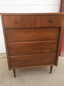 WOWOW ONE JUST SOLD ON CHAIRISH FOR $1500 MID CENTURY MODERN 1960S WARD FURNITURE MFG WOOD CHEST OF DRAWERS - GREAT VINTAGE CONDITION CHECK OUT THE PICTURES&nbsp I WANT THIS OF COURSE