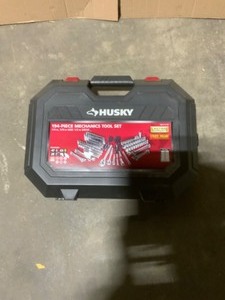 lot 17 image: HUSKY MECHANICS TOOL SET (194-PIECE). SEE PICTURES