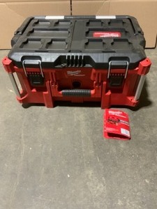 lot 32 image: MILWAUKEE PACKOUT 22 IN. SMALL RED TOOL BOX W. 75LB. WEIGHT CAPACITY. SEE PICTURES