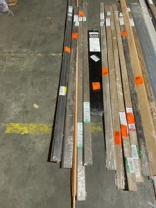lot 80 image: ASSORTED REDUCERSMOLDING AND DOOR THRESHOLDS. VARIOUS KINDS AND CONDITIONS. SEE PICTURES