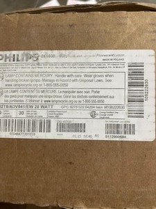 PHILIPS 32-WATT 4 FT. LINEAR T8 FLUORESCENT TUBE LIGHT BULB COOL WHITE (4100K) (30-PACK). SEE PICTURES