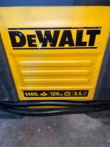 DEWALT 1600 PEAK AMP PORTABLE CAR JUMP STARTER WITH 120 PSI DIGITAL AIR COMPRESSOR AND 500-WATT INVERTER. SEE PICTURES