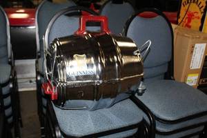 lot 112 image: Keg-a-Que Guiness Gas Grill 101040RGR 19Lx16Wx17H
