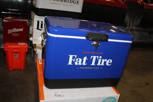 lot 126 image: Coleman Fat Tire Metal Chest Cooler Blue 22Lx15Wx16H