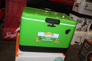 lot 125 image: Coleman Pale Ale Metal Chest Cooler Green 22Lx15Wx16H