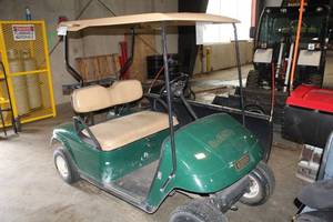 lot 8 image: Textron EZ Go TXT Golf Cart 85Lx45Wx62H