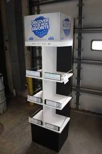 lot 184 image: Display Case 16Wx22Dx77H