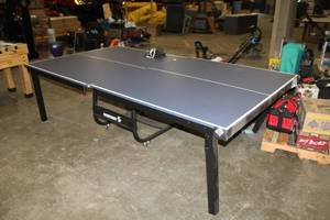 lot 17 image: Sportcraft Ping Pong Table on wheels 109Lx61Wx27H