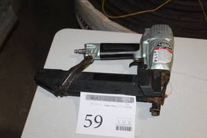 lot 59 image: Hitachi Pneumatic Stapler 2 N5008AC2