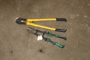 lot 95 image: Lot of (2) Bolt Cutters  with Master Force 18 Folding Bolt Cutter, Yellow Bolt Cutter