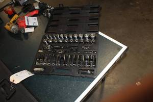 lot 69 image: Evercraft Hand Tools Socket Set  12  with Plastic Case