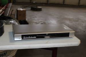 lot 215 image: 2003 Hitachi Progressive Scan DVD Player DV-P533U S