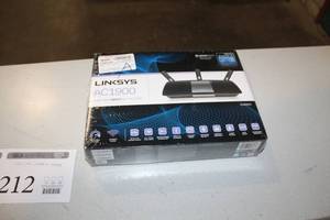 lot 211 image: Linksys Wi-Fi Router AC1900 (in box)