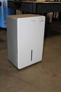 lot 263 image: Soleus Air Room Dehumidifier 70 pintshr HCT-D70E-A