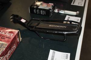 lot 273 image: Schwinn Bike Rack