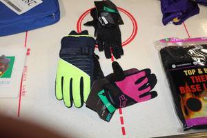 lot 282 image: Lot of (3) Winter Gloves Various
