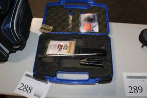 lot 288 image: Gun Case  with Gun Clips (x2)