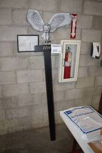 lot 201 image: Z. Alexander Brown Owl Display 76H