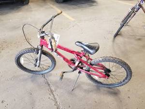 lot 709 image: Next Boys 15 Single-speed BMX Bike with 12 RedBlack Frame