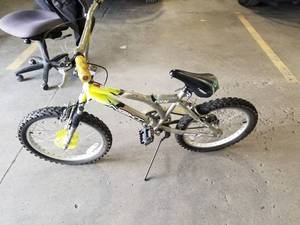 lot 715 image: 2007 Next Turbo Boys 15 Single-speed Moto-X Bike with 12 Lime Green Frame
