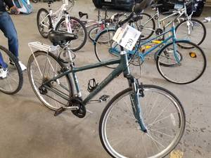 lot 720 image: Cannondale Womens 22 Soft Street Bike with 15 Teal Frame