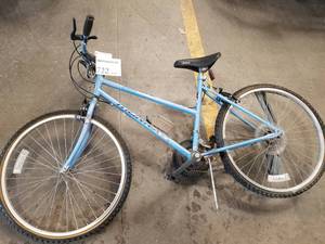 lot 722 image: Murray Mountain Rage ATB Womens 20 18-speed Trail Bike with 17 Blue Frame