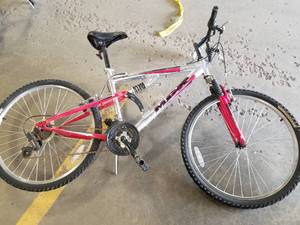 lot 738 image: MGX Mens 26 Multi-speed Trail Bike with 19 Aluminum SilverRed Frame