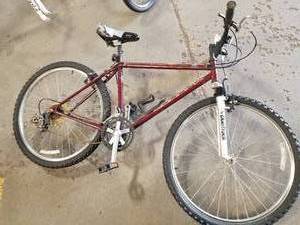 lot 737 image: Sonoma Mens 25 Mountain Bike with 19 Chrome-Moly Maroon Frame