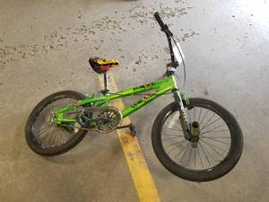 lot 743 image: Vavigo One Eight 1800 Free Style Boys 16 Single-speed BMX Bike with 12 BlackGreen Frame
