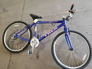 lot 747 image: Trek 4300 Mens 26 Trail Bike with 17 Aluminum Blue Frame