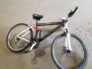 lot 767 image: Genesis Ground Force V2100 Mens 24 Mountain Bike with 19 BlackWhite Frame
