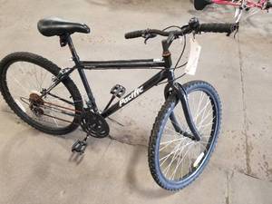 lot 769 image: Pacific Stratus Mens 26 15-speed Trail Bike with 17 Black Frame