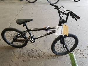 lot 774 image: Mongoose 80 Mens 18 Single-speed Trick Bike with 20.5 Hi-Ten Steel Black Frame