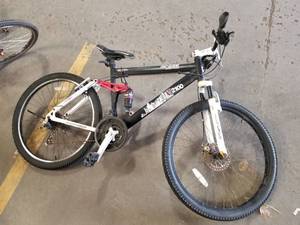 lot 765 image: Genesis Ground Force V2100 Mens 24 Mountain Bike with 19 Lightweight Alloy Frame