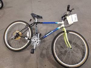 lot 781 image: Motiv High Ridge Mens 25 Trail Bike with 16 GreenBlackBlueWhite Frame