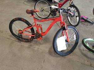 lot 786 image: Mongoose Element Mens 24 Trail Bike with 17 Red Frame