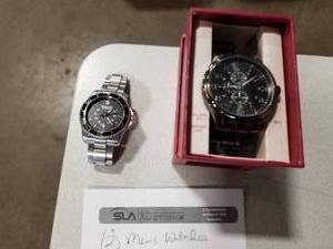 lot 449 image: Lot of (2) Mens Wrist Watches  with Merona, Victorinox Swiss Army