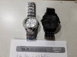 lot 453 image: Lot of (2) Mens Wrist Watches