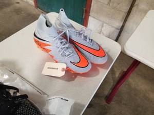 lot 315 image: Nike Mens Shoes Size 9.5 OrangeGrey