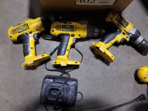 lot 402 image: Lot of (3) DeWalt 14.4V Cordless Drills  with Charger